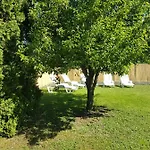 Kovacs Vendeghaz * Mátraderecske