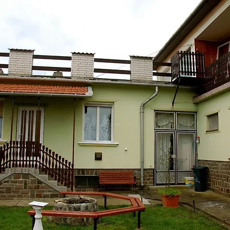 Kovacs Vendeghaz