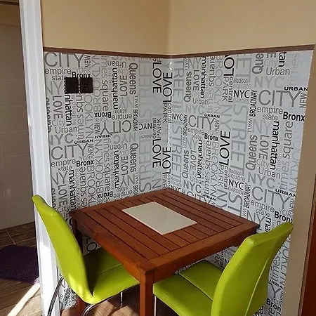 Apartment Kovacs Vendeghaz *