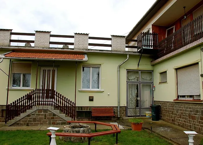 Kovacs Vendeghaz